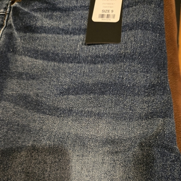 NEW!! Lots of Stretch Booty Lifting Skinny Jeans - Dark Wash/Size 9-NWT - Picture 10 of 11